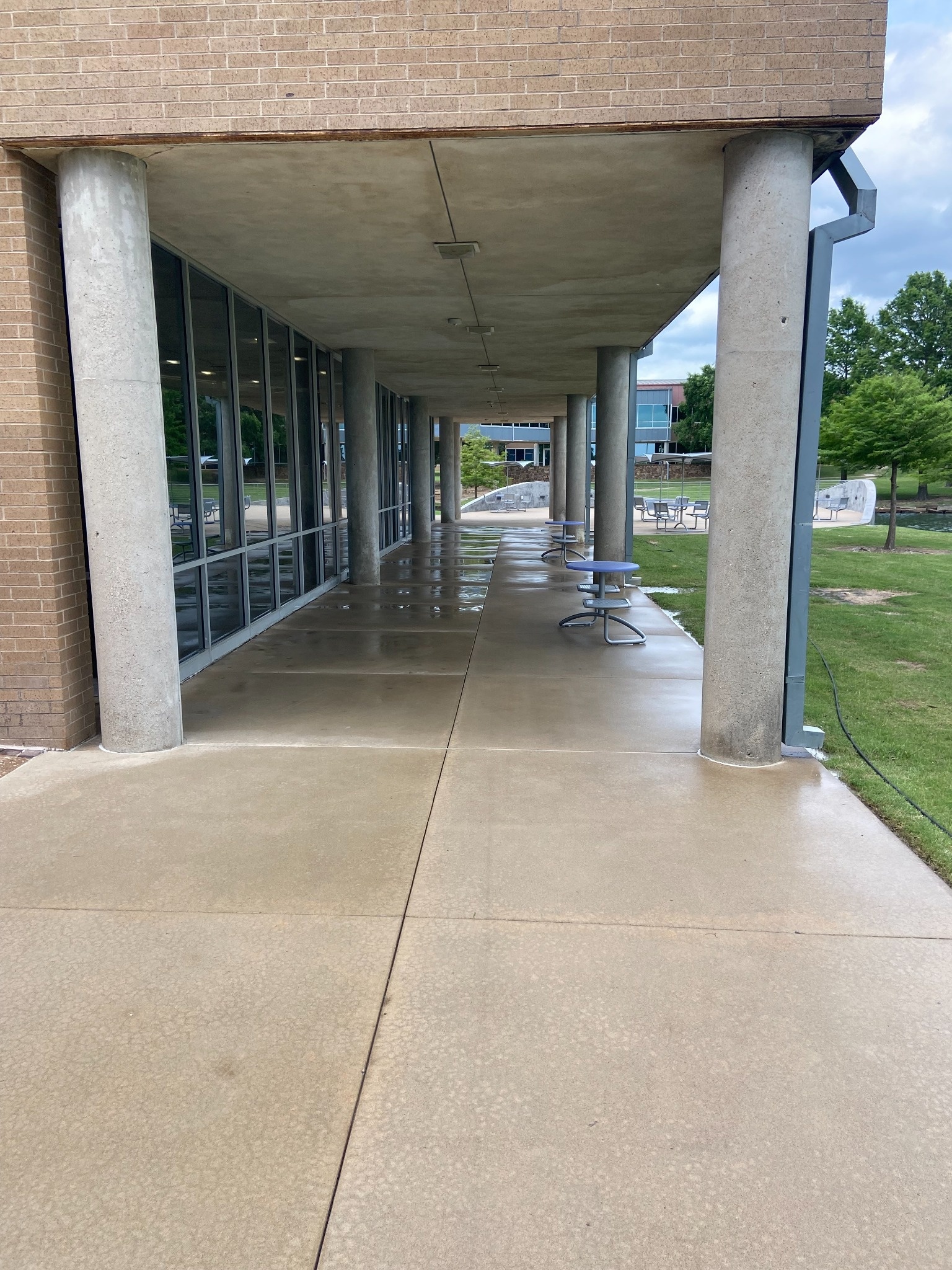 Cleaned commercial walkway and columns